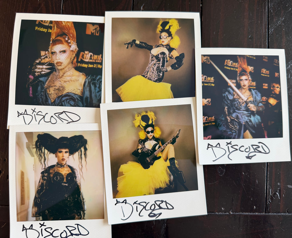 POLAROID BLIND BOX.